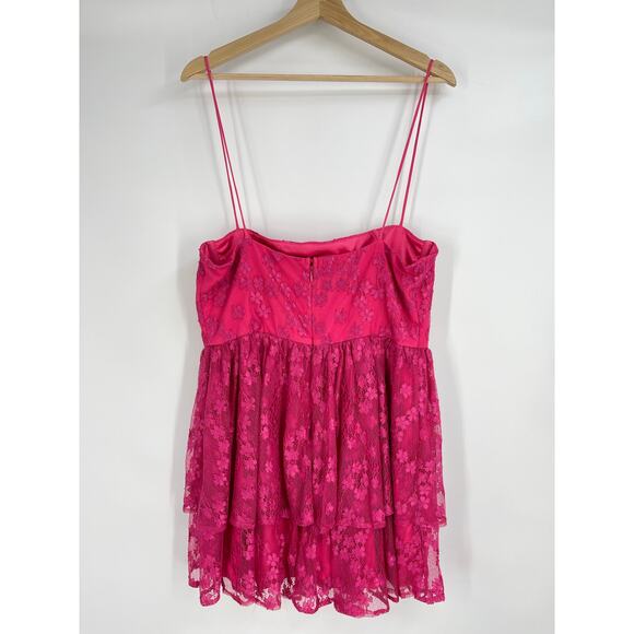 Lovers and Friends | Jia Mini Dress in Electric Pink Floral Tiered Lace XL - Picture 3 of 8